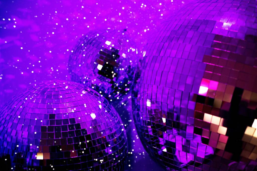 How to Make a Marquee Sign for Nightclubs Memorable with Unique Designs