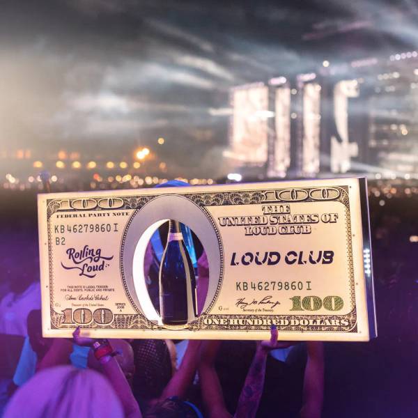 Hypemakerz signs in a premium venue
