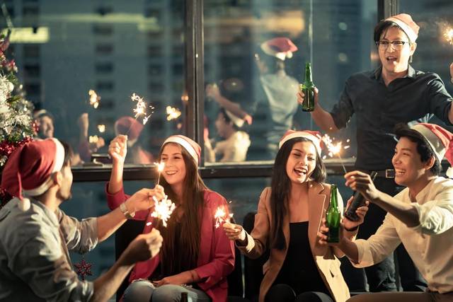 Wedding Sparklers: The Complete Send-Off Guide