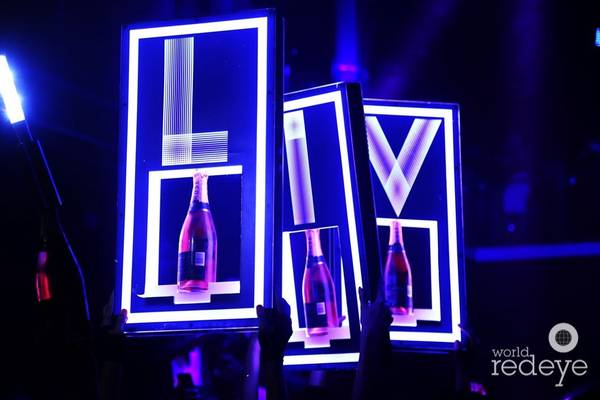 Hypemakerz signs in a premium venue