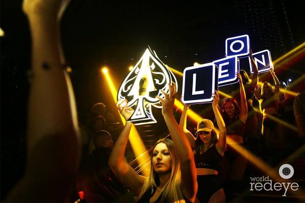 Hypemakerz signs in a premium venue