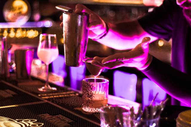 How to Own a Nightclub: Starting Your Own vs. Purchasing a Club